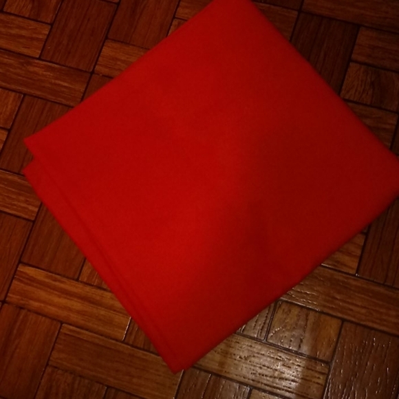 Tablecloth and 6 matching napkins - Picture 2 of 5